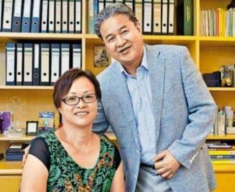 林惠英与其丈夫杨建文也是做手机触屏产业的成功商人。只不过不同的是,林惠英的析恩光学有限公司除了手机触屏之外,还有包括手表镜面等产品。其实要说中国最低调的女富豪,特别是上榜福布斯排行榜的女富豪